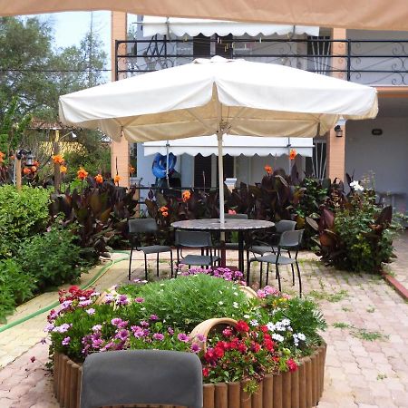 Kostas Apartments & Studios Агиос-Георгиос-Пагон Экстерьер фото