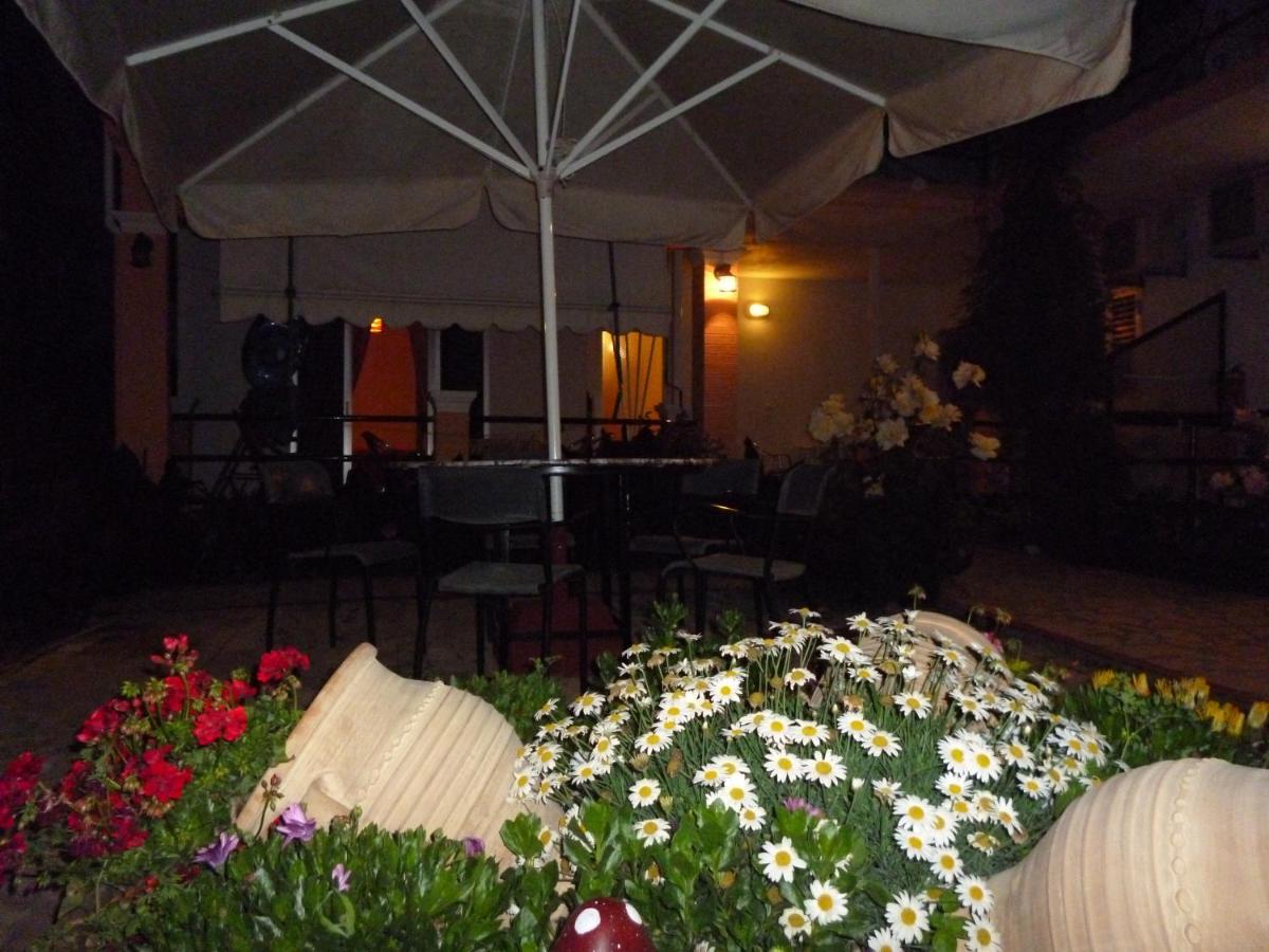 Kostas Apartments & Studios Агиос-Георгиос-Пагон Экстерьер фото