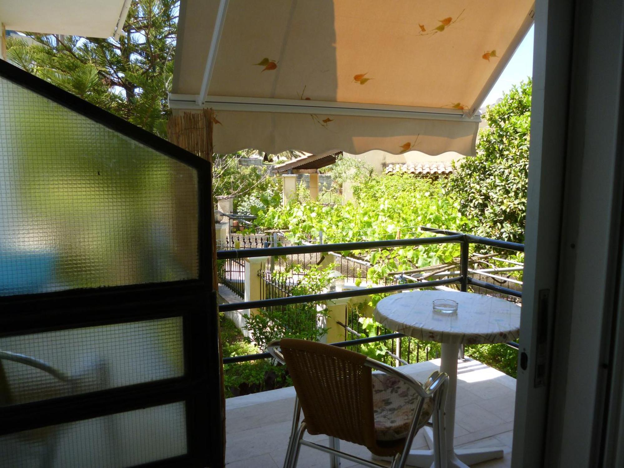 Kostas Apartments & Studios Агиос-Георгиос-Пагон Экстерьер фото