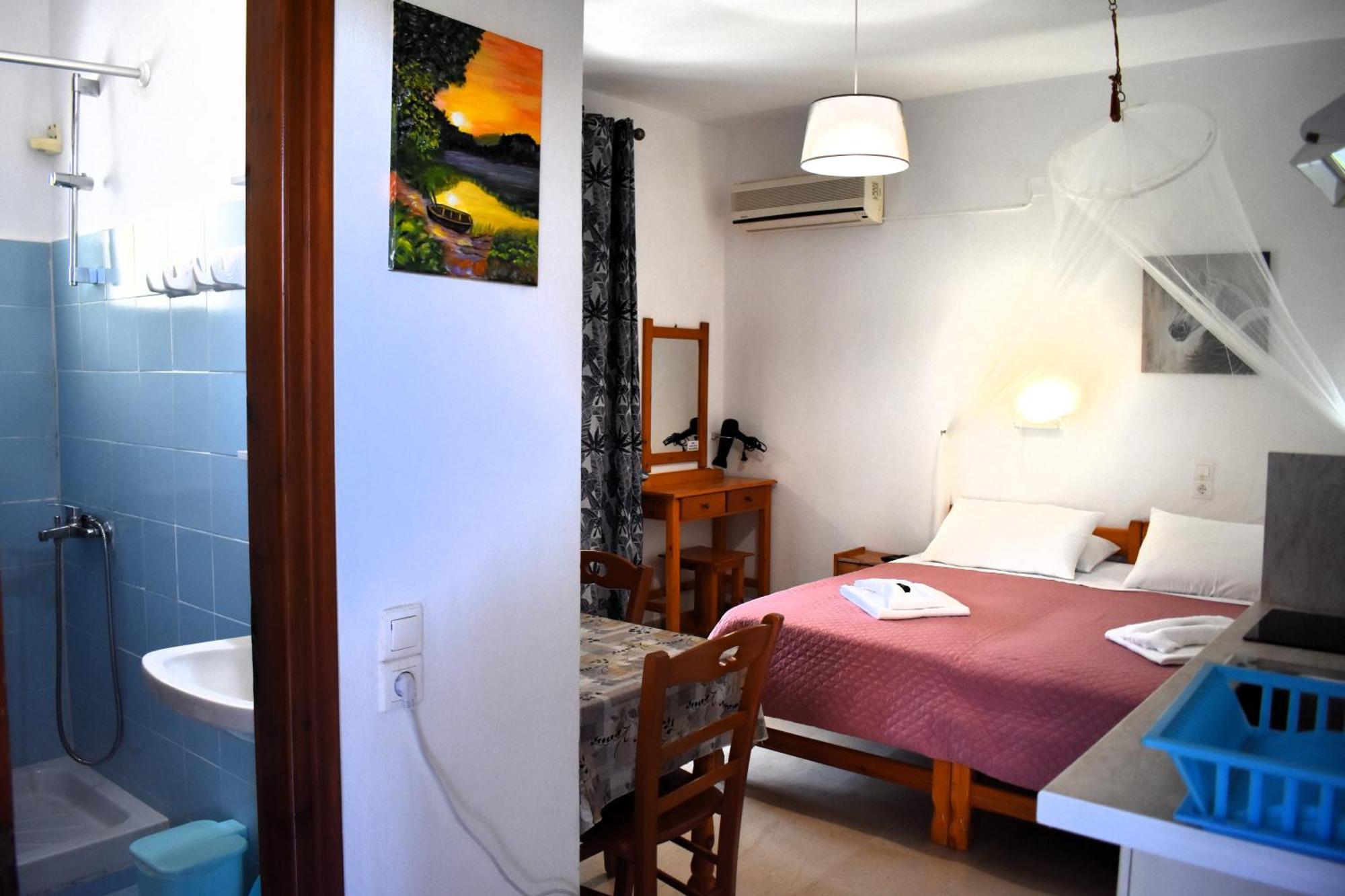 Kostas Apartments & Studios Агиос-Георгиос-Пагон Экстерьер фото