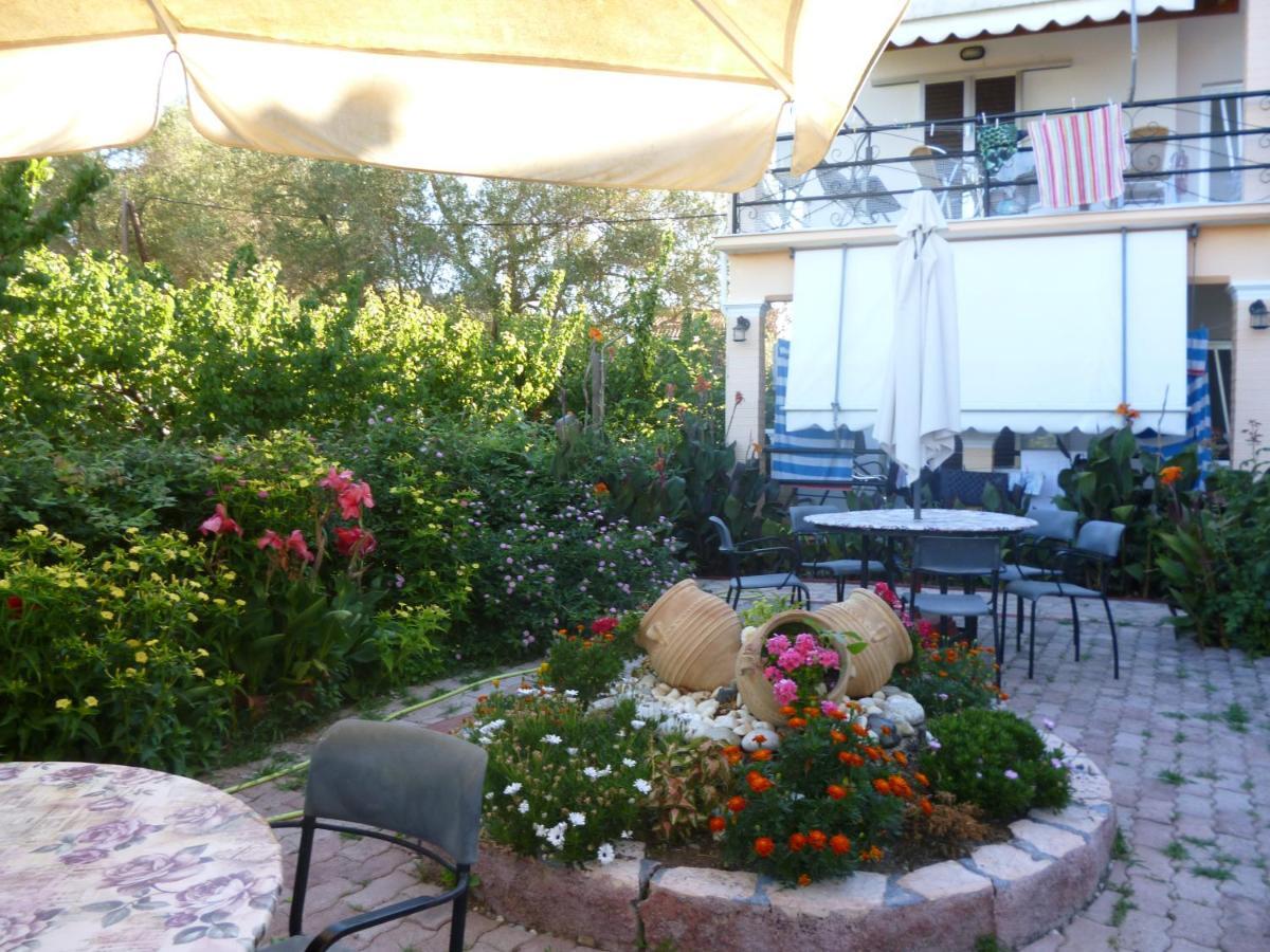 Kostas Apartments & Studios Агиос-Георгиос-Пагон Экстерьер фото