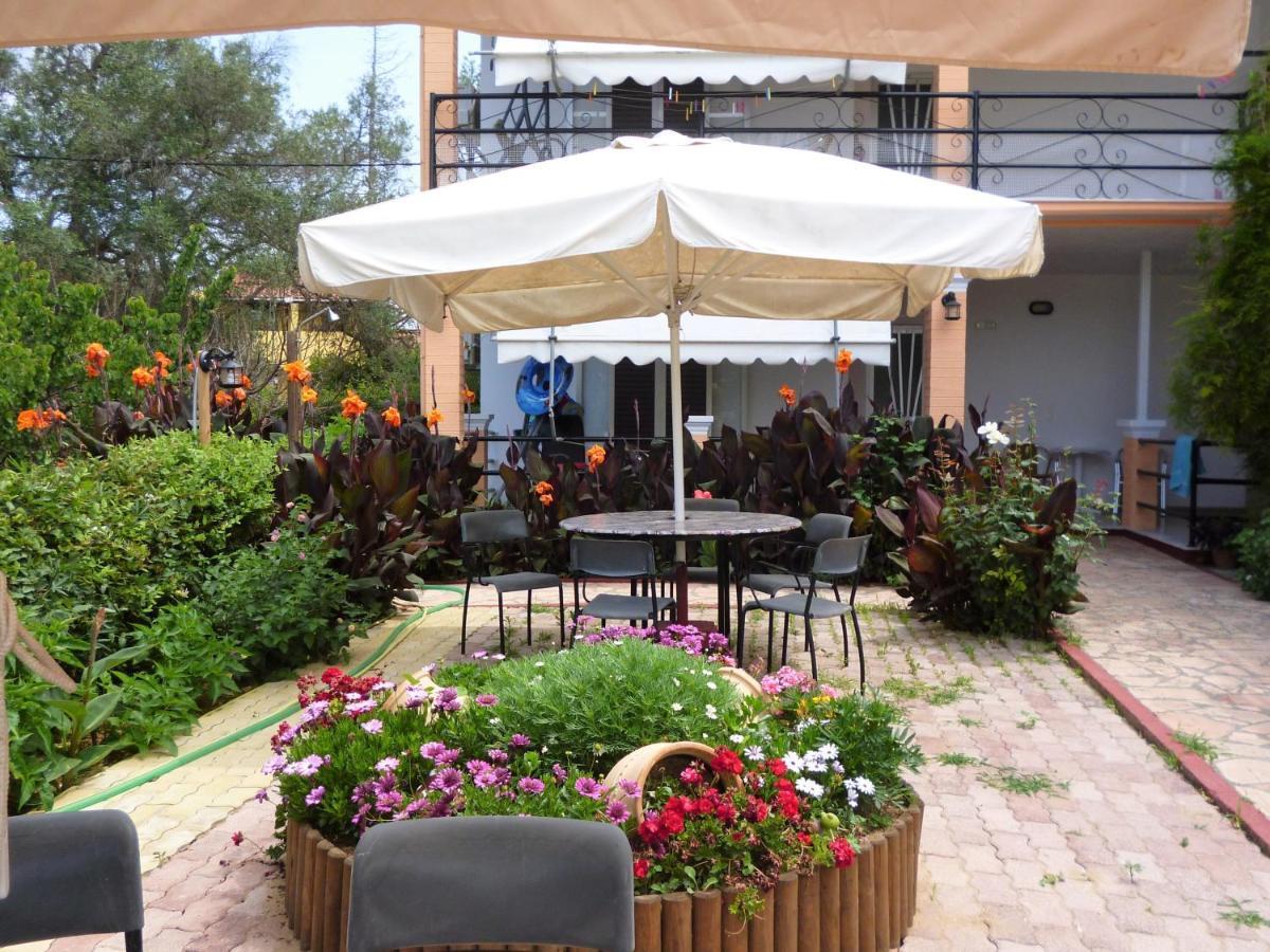 Kostas Apartments & Studios Агиос-Георгиос-Пагон Экстерьер фото