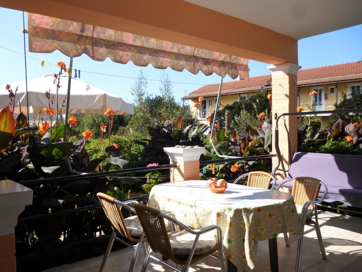 Kostas Apartments & Studios Агиос-Георгиос-Пагон Экстерьер фото