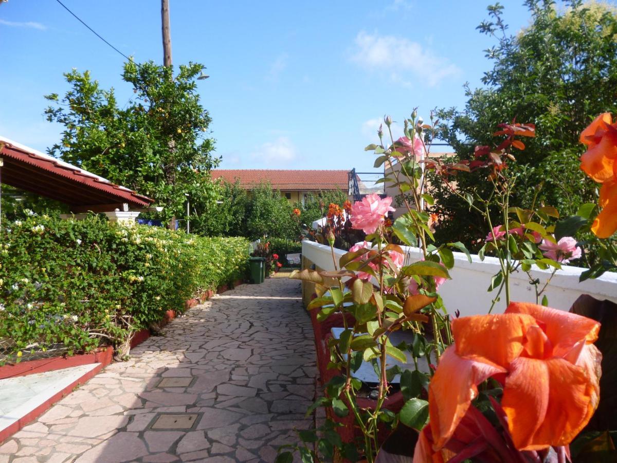 Kostas Apartments & Studios Агиос-Георгиос-Пагон Экстерьер фото