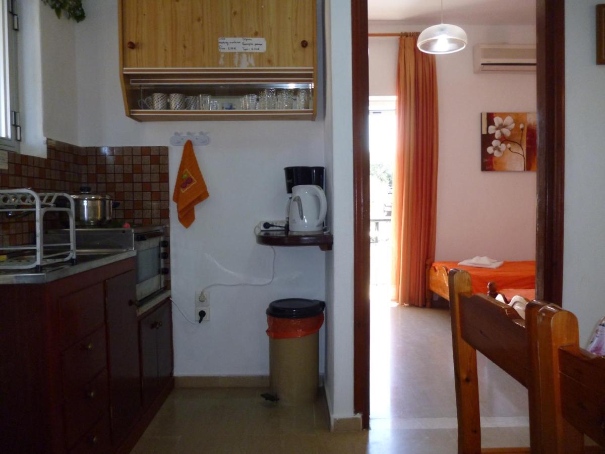 Kostas Apartments & Studios Агиос-Георгиос-Пагон Экстерьер фото