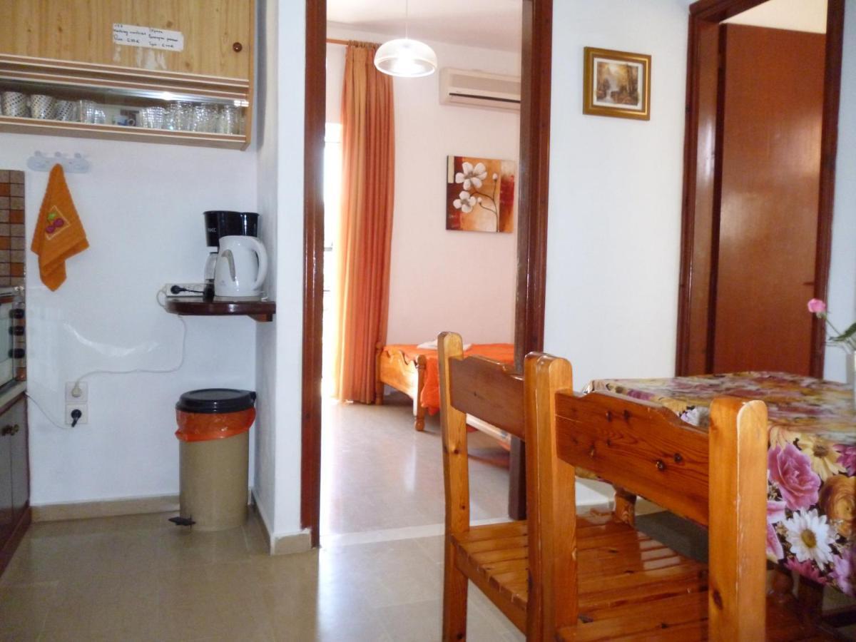 Kostas Apartments & Studios Агиос-Георгиос-Пагон Экстерьер фото