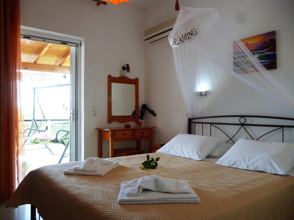 Kostas Apartments & Studios Агиос-Георгиос-Пагон Экстерьер фото