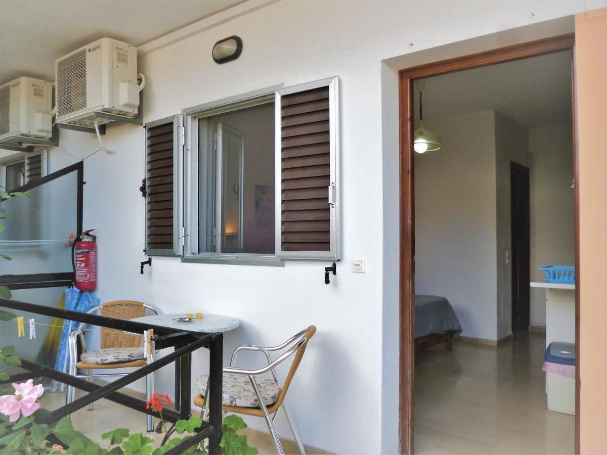 Kostas Apartments & Studios Агиос-Георгиос-Пагон Экстерьер фото