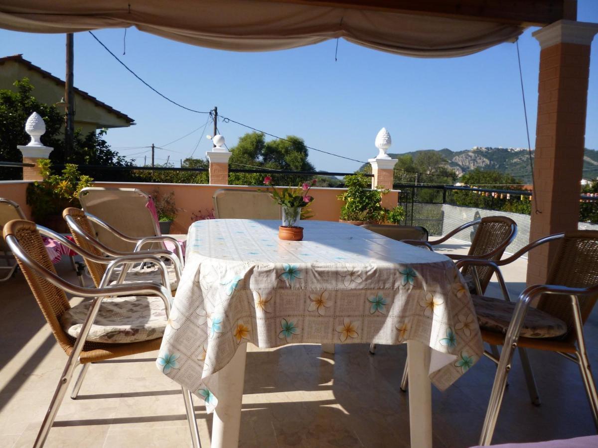 Kostas Apartments & Studios Агиос-Георгиос-Пагон Экстерьер фото